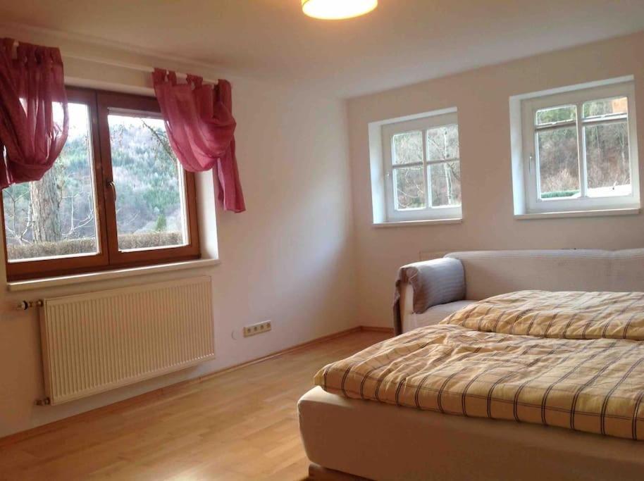 Charmantes Landhaus Mit Garten Und Traumhaftem Fernblick Thal  Buitenkant foto